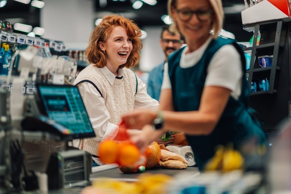 Grocery_store_cashier-2548915313