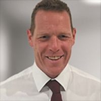 Jules Hollows headshot